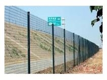 铁丝网护栏，围墙护栏，公路护栏，工业区护栏，